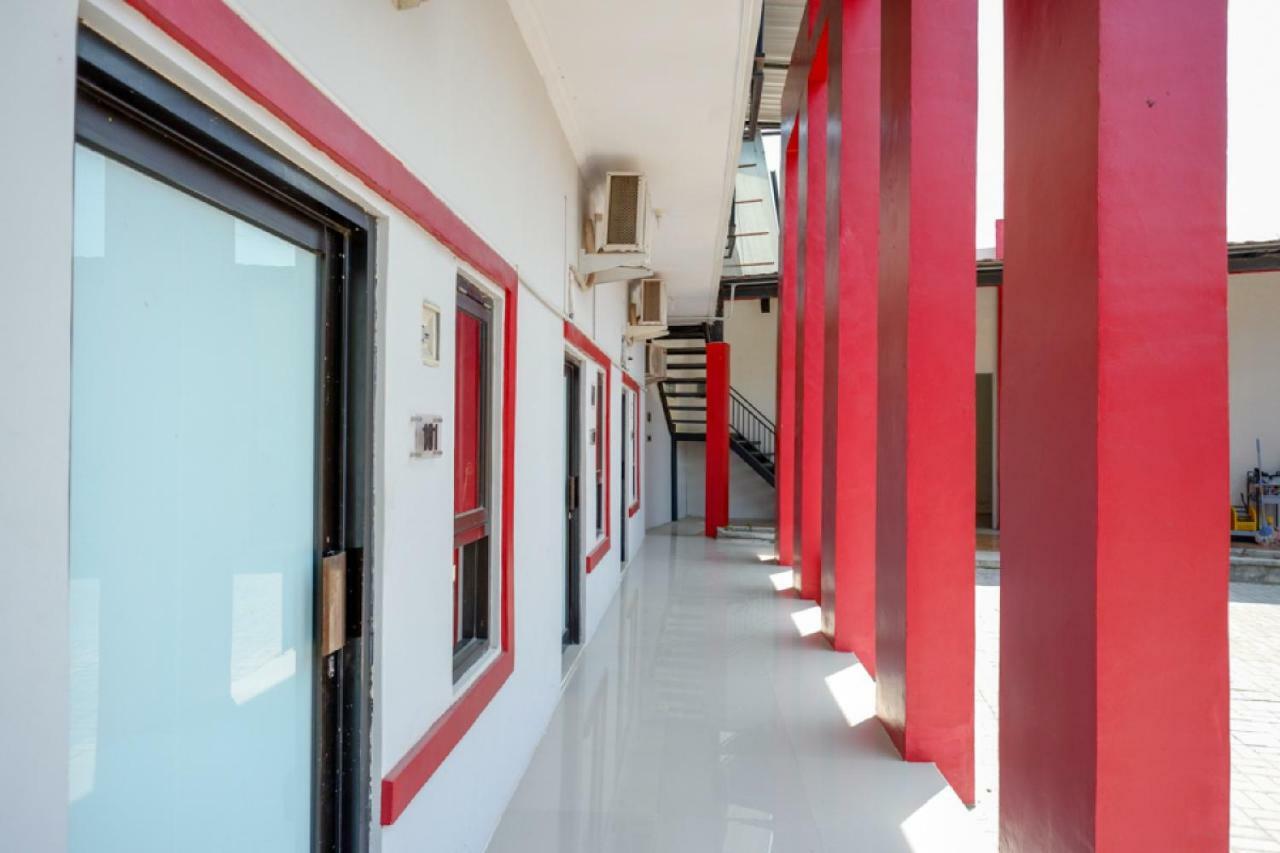 Reddoorz Syariah Near Alun Alun Tegal Hotel Eksteriør billede