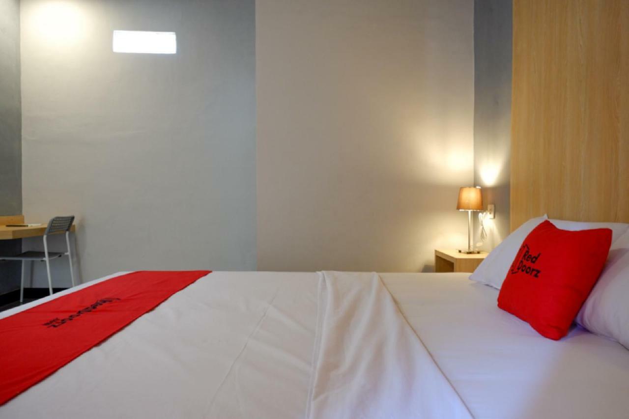 Reddoorz Syariah Near Alun Alun Tegal Hotel Eksteriør billede